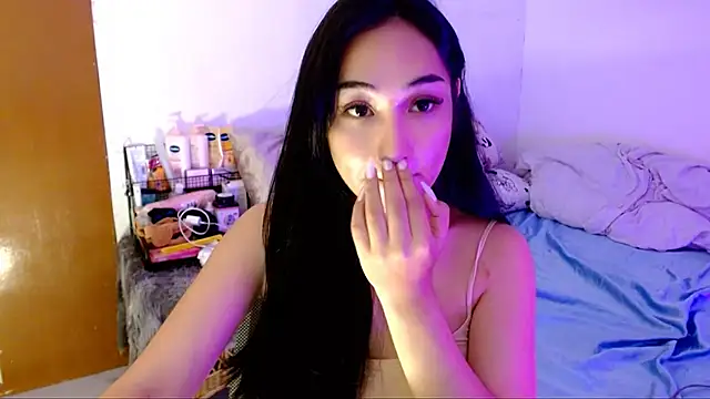 SweetLilly 18 online show from October 22, 2025, 4:57 am