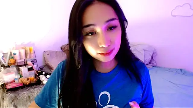 SweetLilly 18 online show from November 2, 2025, 2:14 am