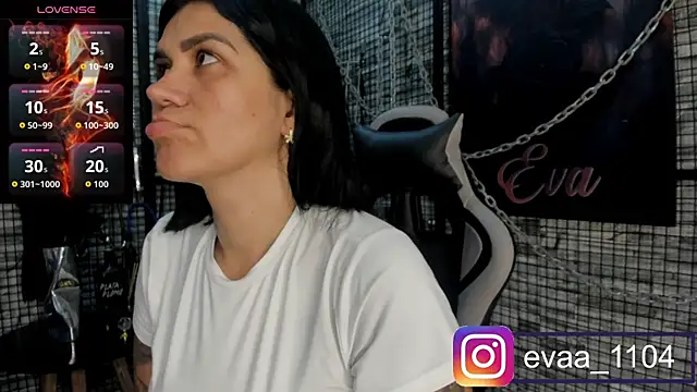 Snapshot of EVA_BDSM chatting on November 21, 2025, 9:46 pm EVA BDSM online show from November 21, 2025, 9:46 pm