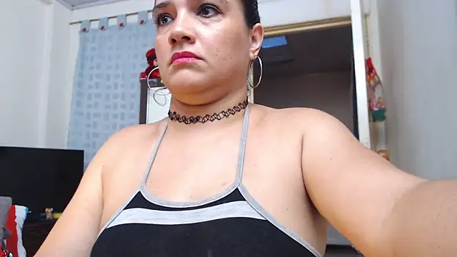 Snapshot of GlendaStarx chatting on November 20, 2025, 9:36 pm GlendaStarx online show from November 20, 2025, 9:36 pm