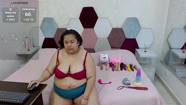 Snapshot of angel_blue chatting on October 28, 2025, 2:09 pm angel blue online show from October 28, 2025, 2:09 pm