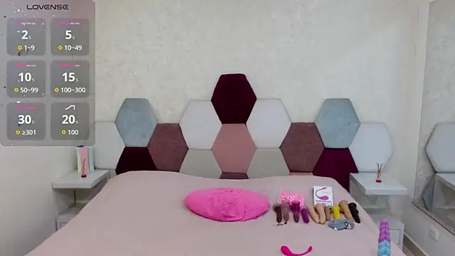 Snapshot of angel_blue chatting on October 29, 2025, 3:47 pm angel blue online show from October 29, 2025, 3:47 pm