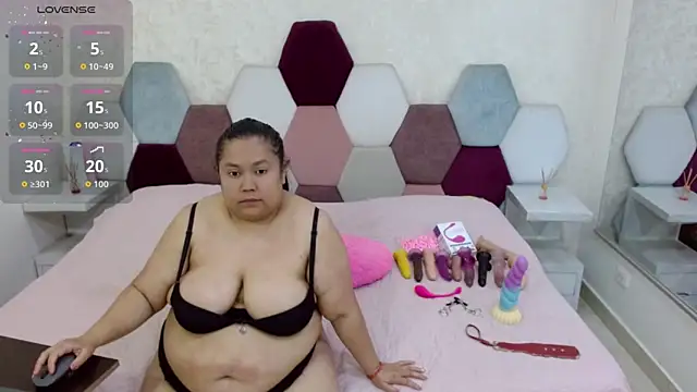 Snapshot of angel_blue chatting on November 26, 2025, 3:13 pm angel blue online show from November 26, 2025, 3:13 pm