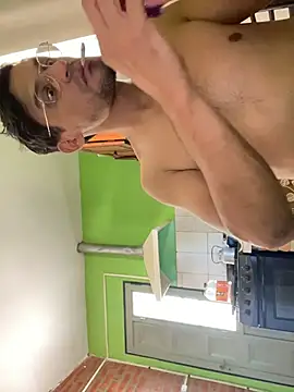 Yaoyepe online show from December 4, 2025, 4:38 pm