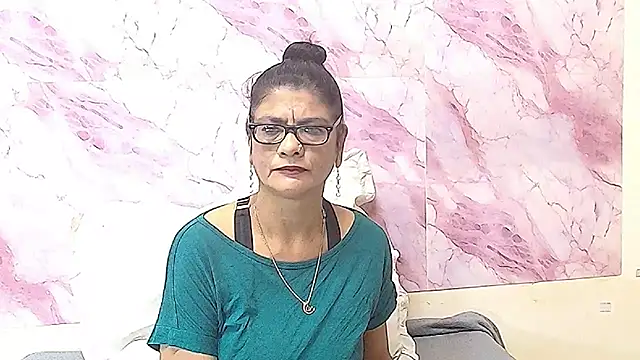 IndianAllure online show from October 28, 2025, 5:33 am