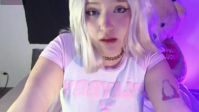 KuroChan420 online show from January 31, 2025, 2:37 am