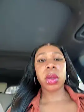 Snapshot of Belle___ chatting on October 11, 2025, 4:27 pm Belle    online show from October 11, 2025, 4:27 pm