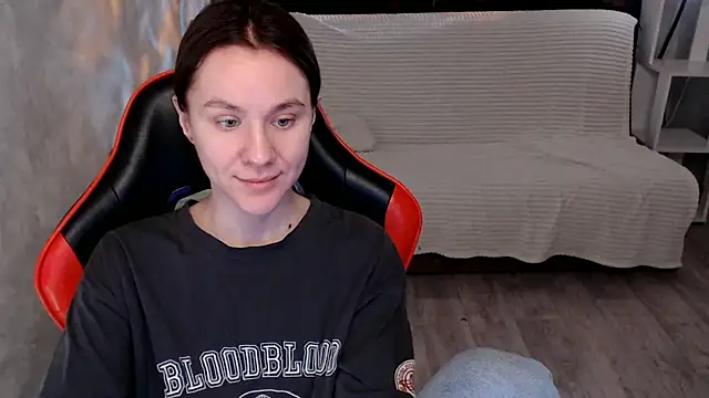 Snapshot of Mila_Jon chatting on December 2, 2025, 3:01 am Mila Jon online show from December 2, 2025, 3:01 am