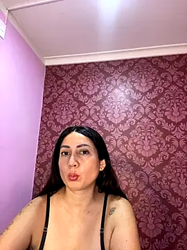 Snapshot of juliana_diaz chatting on November 4, 2025, 11:31 am juliana diaz online show from November 4, 2025, 11:31 am