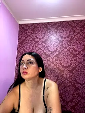 Snapshot of juliana_diaz chatting on November 5, 2025, 11:21 am juliana diaz online show from November 5, 2025, 11:21 am