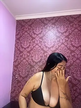 Snapshot of juliana_diaz chatting on November 15, 2025, 11:29 am juliana diaz online show from November 15, 2025, 11:29 am