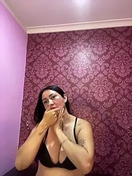 Snapshot of juliana_diaz chatting on November 17, 2025, 11:27 am juliana diaz online show from November 17, 2025, 11:27 am