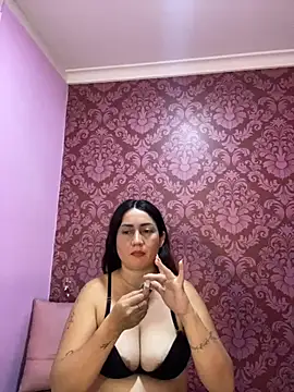 Snapshot of juliana_diaz chatting on November 20, 2025, 11:32 am juliana diaz online show from November 20, 2025, 11:32 am