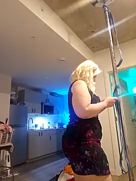 Snapshot of NikiFm chatting on November 26, 2025, 6:58 am NikiFm online show from November 26, 2025, 6:58 am