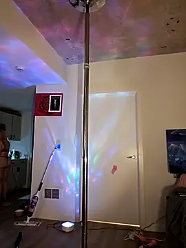 Snapshot of NikiFm chatting on December 14, 2025, 6:30 am NikiFm online show from December 14, 2025, 6:30 am