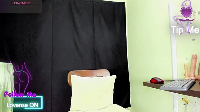 Snapshot of ElikoLanny_ chatting on March 13, 2025, 7:31 am ElikoLanny online show from March 13, 2025, 7:31 am