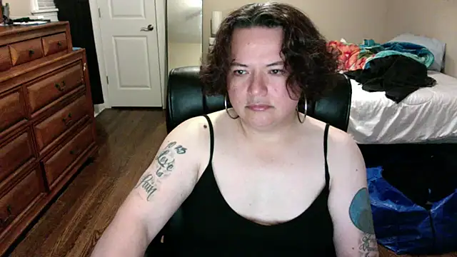 Snapshot of SelenaVianca chatting on December 4, 2025, 2:43 am SelenaVianca online show from December 4, 2025, 2:43 am