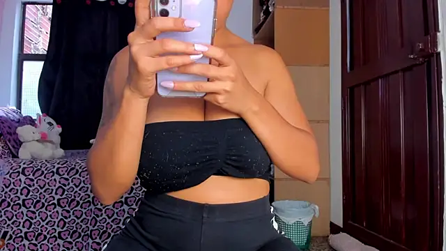 AlondraDiossa03 online show from November 1, 2025, 6:10 pm