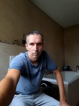 Snapshot of Geiler-boy313 chatting on October 25, 2025, 8:33 am Geiler-boy313 online show from October 25, 2025, 8:33 am