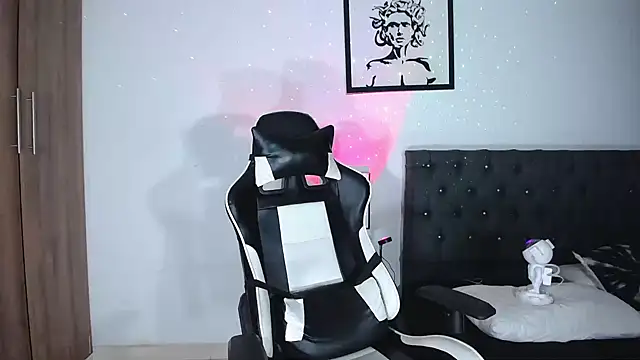 Snapshot of AlanNaughty chatting on November 5, 2025, 5:40 am AlanNaughty online show from November 5, 2025, 5:40 am