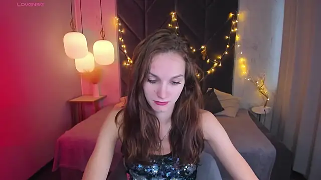 Snapshot of MirandaGlow chatting on December 27, 2024, 8:56 am MirandaGlow online show from December 27, 2024, 8:56 am