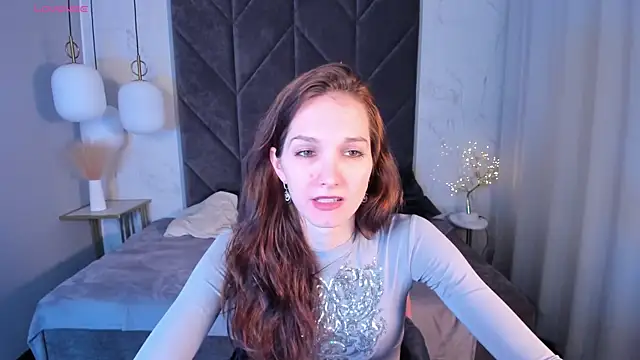 Snapshot of MirandaGlow chatting on March 10, 2025, 8:59 am MirandaGlow online show from March 10, 2025, 8:59 am