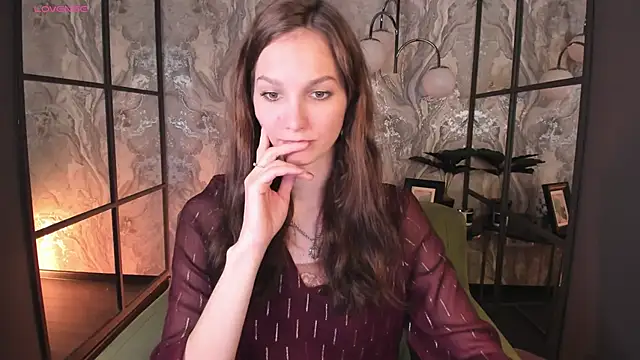 Snapshot of MirandaGlow chatting on March 17, 2025, 5:45 am MirandaGlow online show from March 17, 2025, 5:45 am