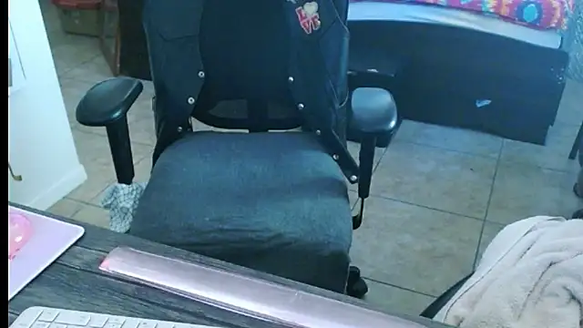 Snapshot of mycock2474u chatting on February 18, 2025, 9:42 pm mycock2474u online show from February 18, 2025, 9:42 pm