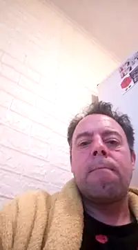 Snapshot of david_geam chatting on December 8, 2024, 6:33 am david geam online show from December 8, 2024, 6:33 am