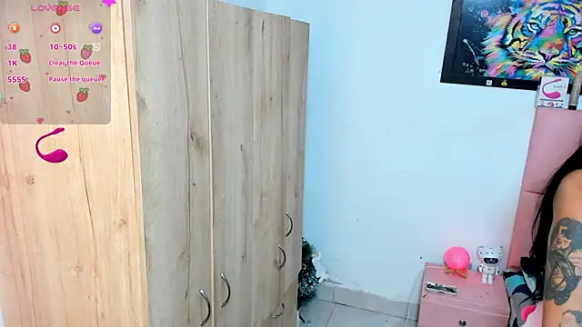 Snapshot of sofia_gold_ chatting on December 13, 2024, 11:45 am sofia gold online show from December 13, 2024, 11:45 am