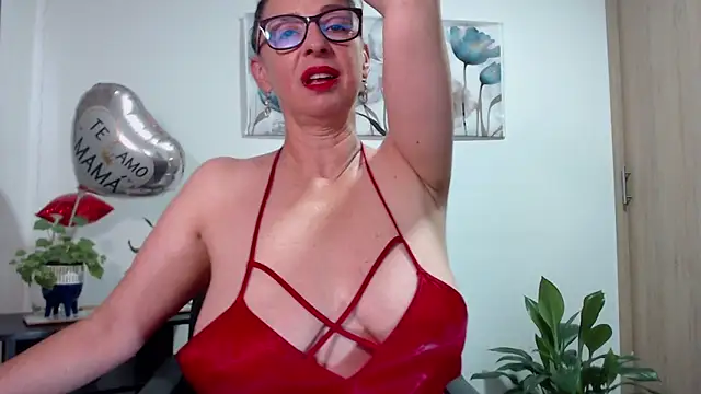 Snapshot of pattymaturex chatting on September 25, 2025, 9:51 pm pattymaturex online show from September 25, 2025, 9:51 pm