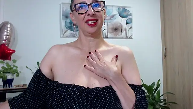 Snapshot of pattymaturex chatting on October 19, 2025, 9:59 pm pattymaturex online show from October 19, 2025, 9:59 pm