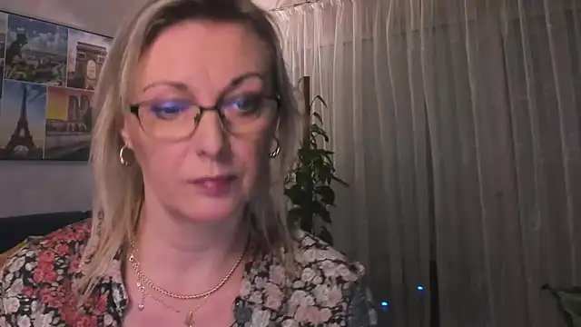 Snapshot of vanessa_chat chatting on February 24, 2025, 5:42 pm vanessa chat online show from February 24, 2025, 5:42 pm