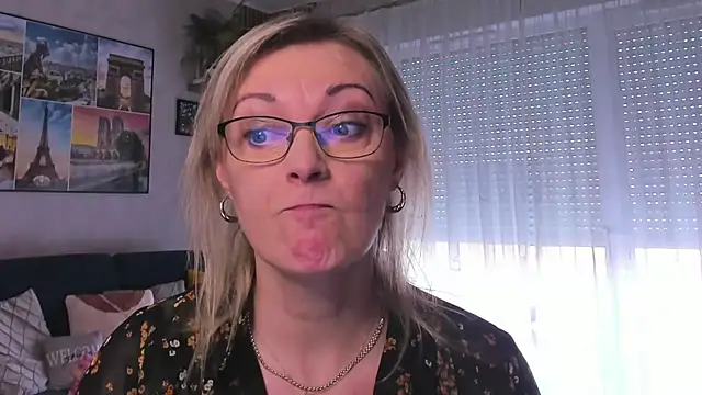 Snapshot of vanessa_chat chatting on March 5, 2025, 2:23 pm vanessa chat online show from March 5, 2025, 2:23 pm