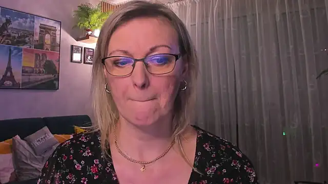 Snapshot of vanessa_chat chatting on March 11, 2025, 5:57 pm vanessa chat online show from March 11, 2025, 5:57 pm