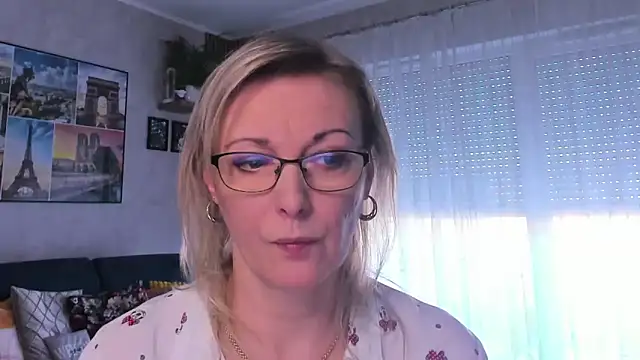 Snapshot of vanessa_chat chatting on March 18, 2025, 2:15 pm vanessa chat online show from March 18, 2025, 2:15 pm