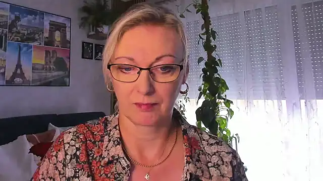 Snapshot of vanessa_chat chatting on September 22, 2025, 1:24 pm vanessa chat online show from September 22, 2025, 1:24 pm