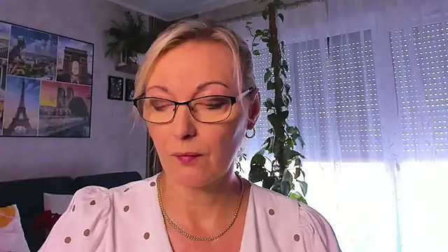 Snapshot of vanessa_chat chatting on September 25, 2025, 1:37 pm vanessa chat online show from September 25, 2025, 1:37 pm