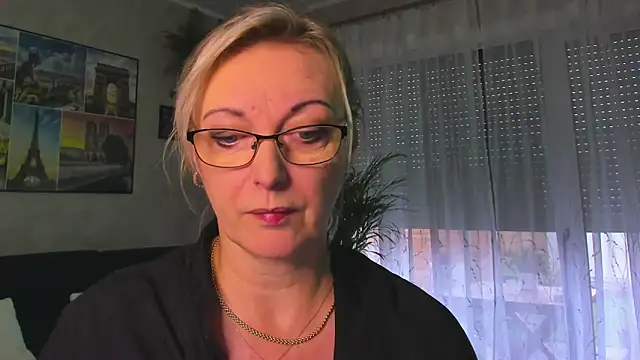 Snapshot of vanessa_chat chatting on October 24, 2025, 6:21 am vanessa chat online show from October 24, 2025, 6:21 am