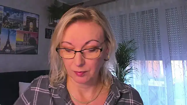 Snapshot of vanessa_chat chatting on November 3, 2025, 2:18 pm vanessa chat online show from November 3, 2025, 2:18 pm