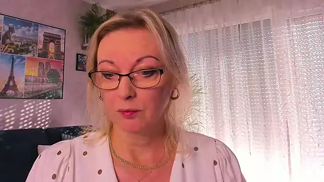 Snapshot of vanessa_chat chatting on November 7, 2025, 8:47 am vanessa chat online show from November 7, 2025, 8:47 am