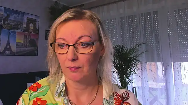 Snapshot of vanessa_chat chatting on November 17, 2025, 2:12 pm vanessa chat online show from November 17, 2025, 2:12 pm