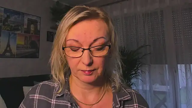 Snapshot of vanessa_chat chatting on December 2, 2025, 2:23 pm vanessa chat online show from December 2, 2025, 2:23 pm