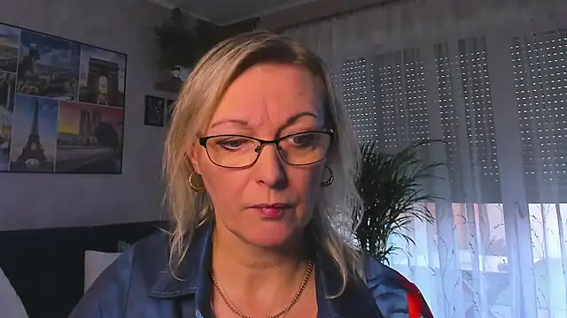 Snapshot of vanessa_chat chatting on December 3, 2025, 2:15 pm vanessa chat online show from December 3, 2025, 2:15 pm