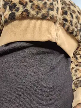 DarkDea online show from December 4, 2025, 1:53 pm