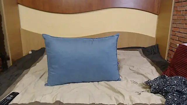 Snapshot of EvelyneFlirtyMilf chatting on February 14, 2025, 6:02 am EvelyneFlirtyMilf online show from February 14, 2025, 6:02 am