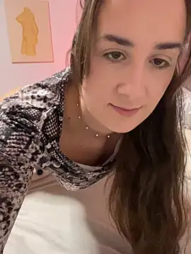 EllaMae online show from December 19, 2024, 10:21 pm