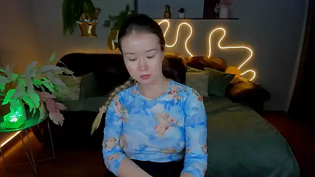 PollyOcean online show from December 15, 2024, 2:16 pm