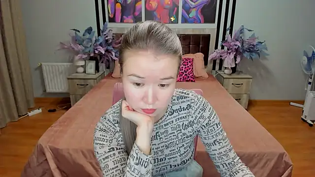 PollyOcean online show from December 25, 2024, 1:51 pm