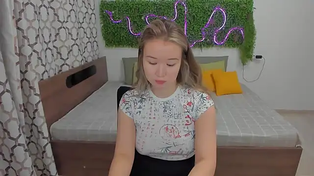 PollyOcean online show from January 15, 2025, 10:49 am